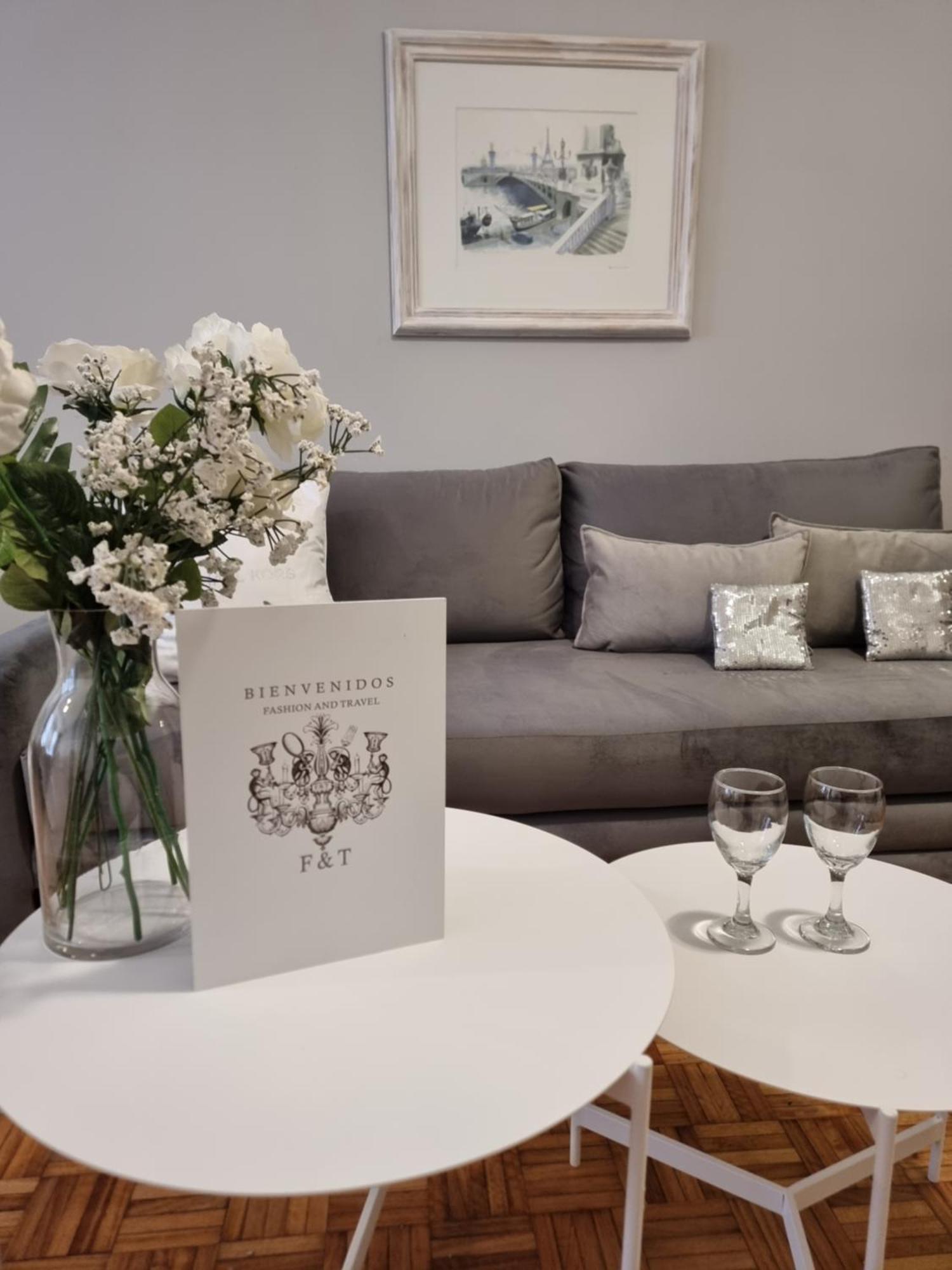Fashion And Travel Plaza Apartment Buenos Aires Bagian luar foto